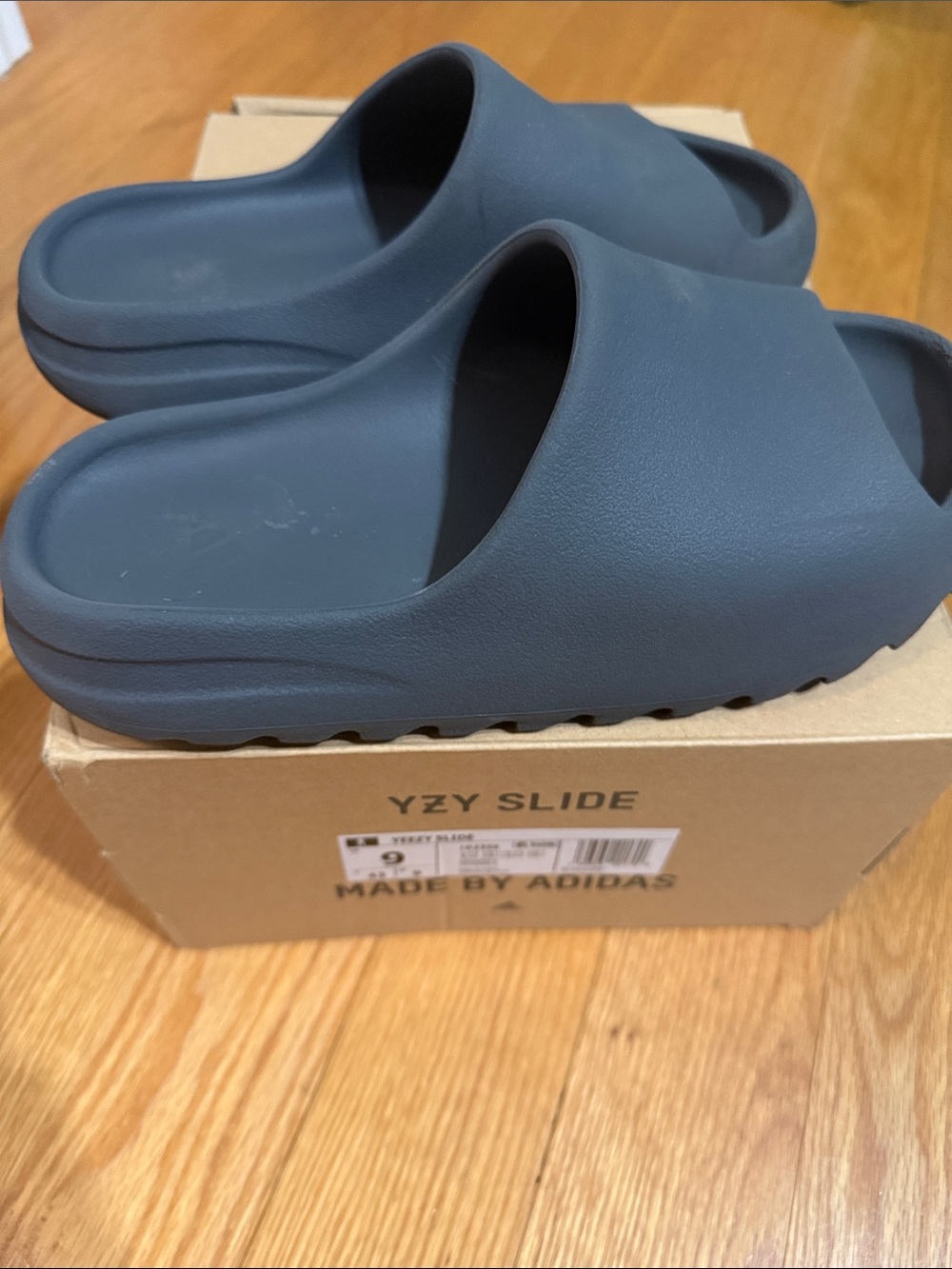 adidas Originals YZY Slide in Gray size 9 with original box